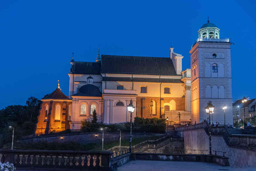 Polonia - Varsovia 112 - iglesia de Santa Ana.jpg